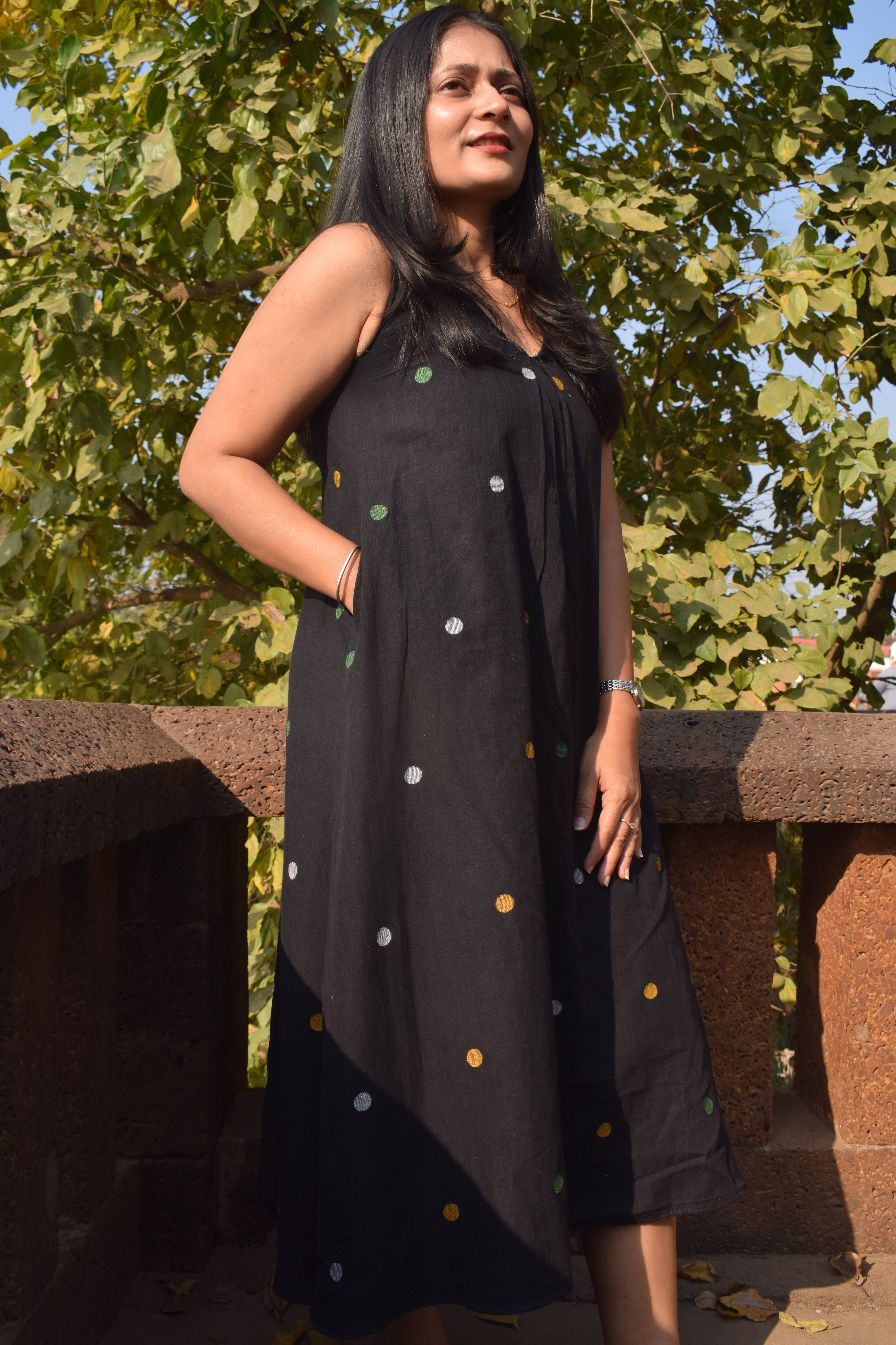 Raat Ki Rangoli Jamdani Sleeveless Dress - Black Handwoven Women's Dress